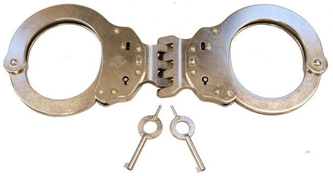 Handcuffs with hinge